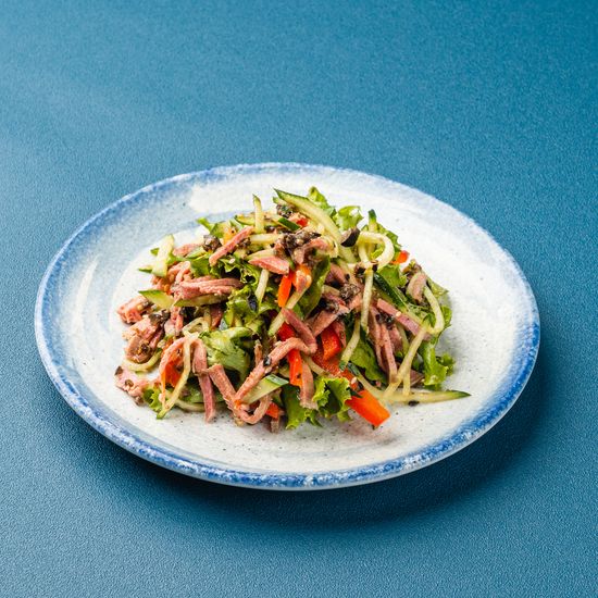 Салат с языком в азиатском соусе