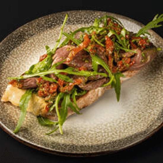 Брускетта с ростбифом