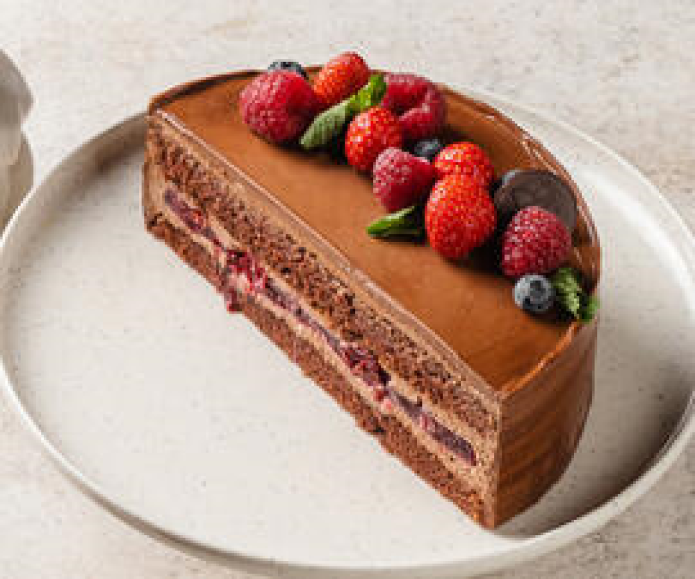 Торт "Шоколадный с вишней" 1кг