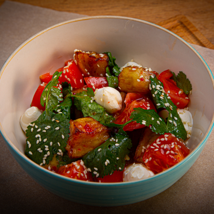 Салат с хрустящими баклажанами