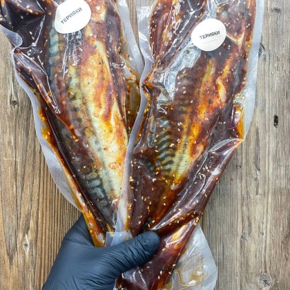 Скумбрия в маринаде Терияки с томатами