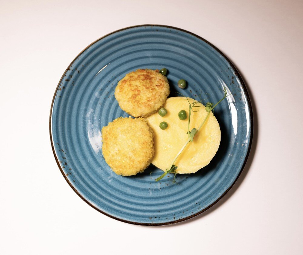 Котлетки из цыплёнка с картофельным пюре