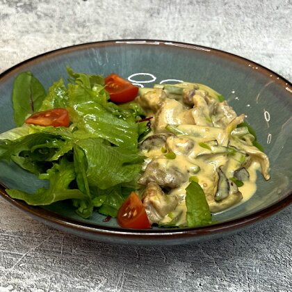 Салат с индейкой в горчичном соусе