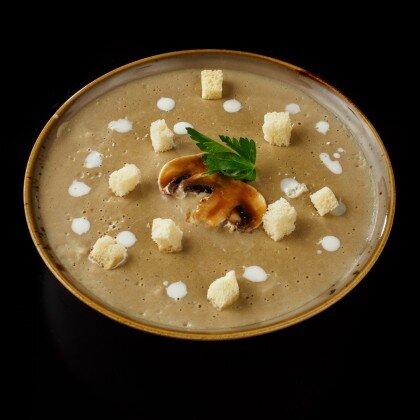 Крем-суп из лесных грибов с белохлебными гренками