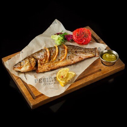 Атлантический сибас с печёным помидором и соусом песто L