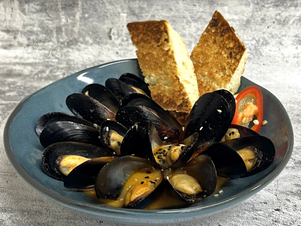 Мидии в соусе Том-ям