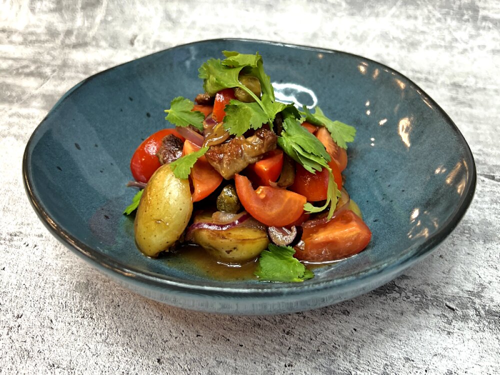 Салат с говядиной и картофелем