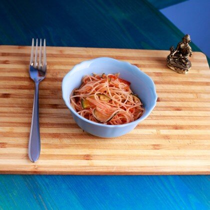 Салат с фунчозой