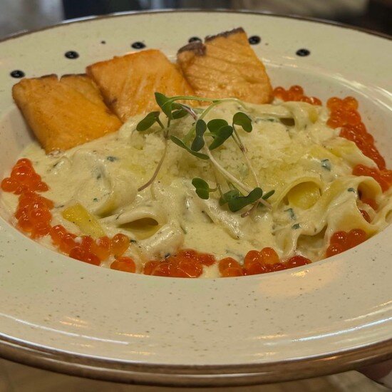 Фетучини с лососем