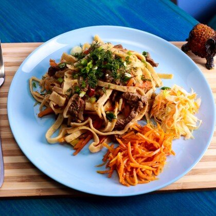 Цуйван с говядиной и овощами