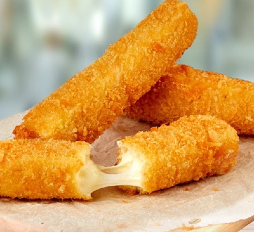 Сырные палочки в панировке