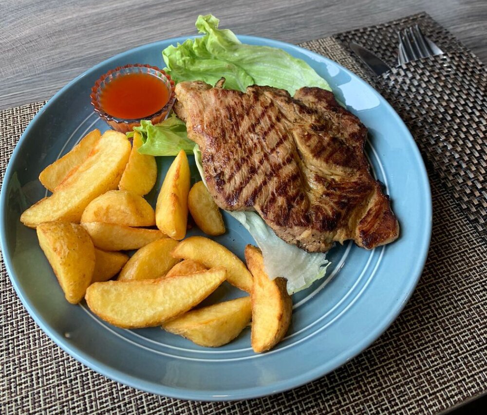 Свиная шейка на гриле в медово-горчичном соусе