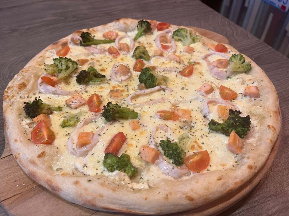 Пицца с лососем 25см/480 г