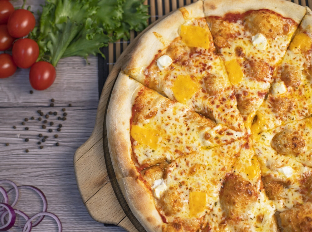 Пицца "4 сыра" 50 см/1350 г