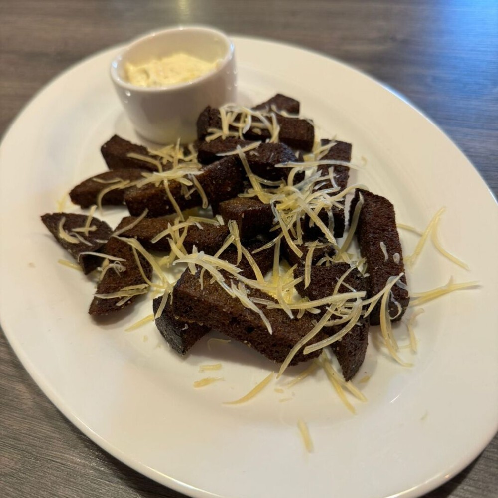 Гренки с чесночным соусом