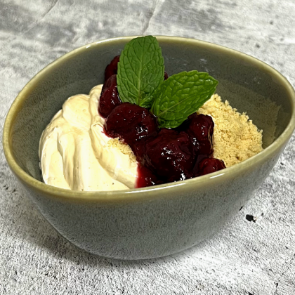 Крем карамель с вишней