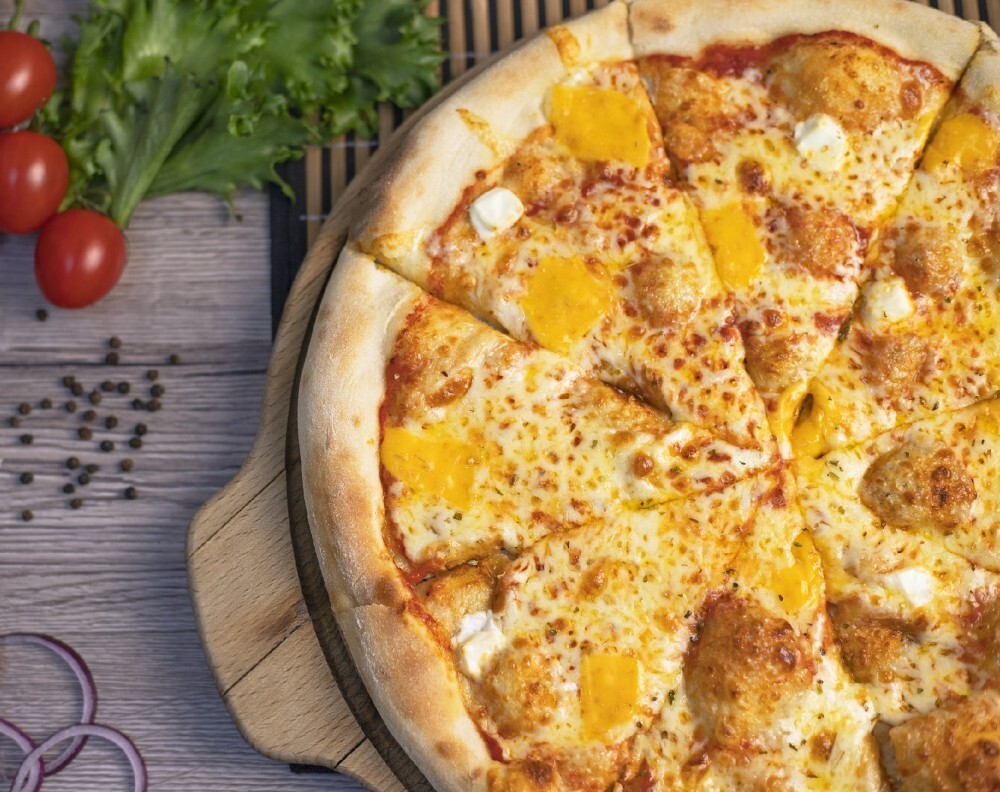 Пицца "4 сыра" 40 см/900 г