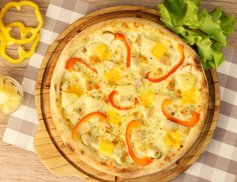 Пицца "Гавайская" с ананасами 30 см/620 г