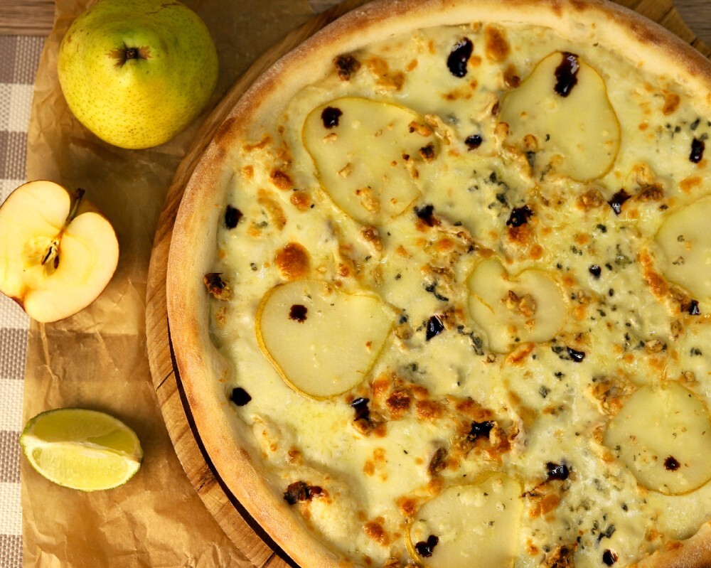 Пицца с грушей и сыром Дор Блю 25 см/ 370 г