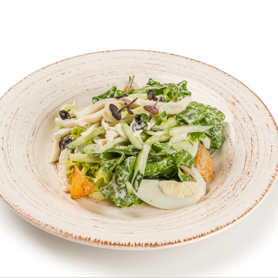 Салат с кальмаром и ореховым соусом