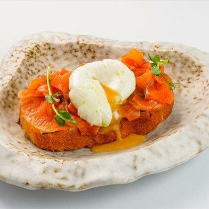 Брускетта с лососем