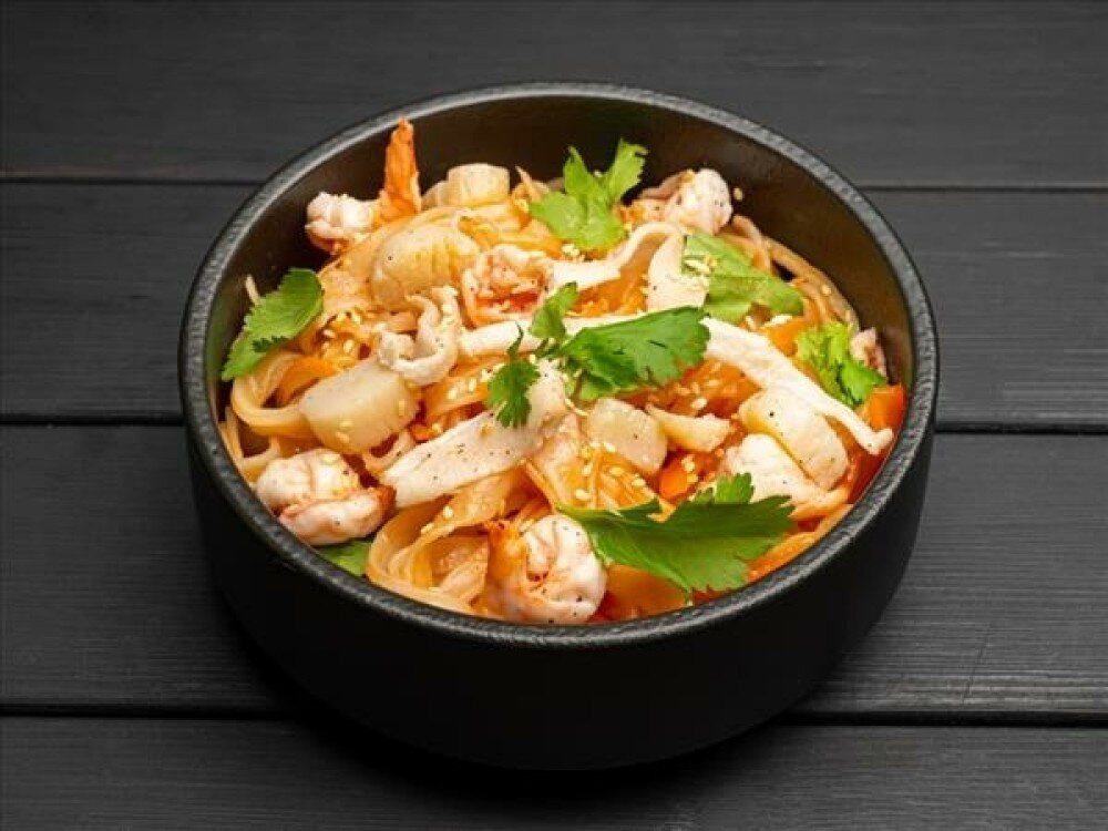 Рисовая лапша с морепродуктами