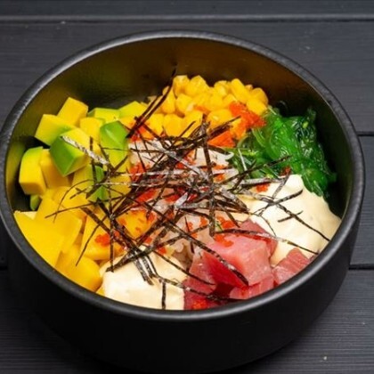 Салат поке с тунцом