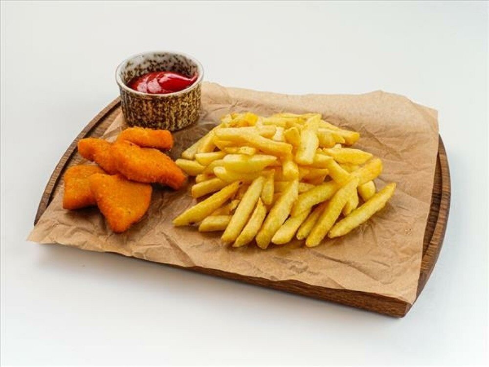 Наггетсы куриные с картофелем фри