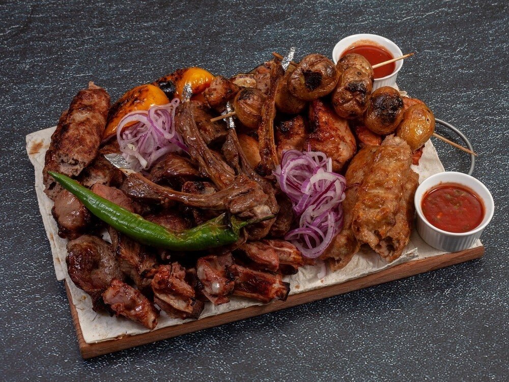 Ассорти шашлыков с молодым картофелем