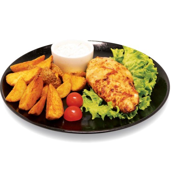 Пикантная грудка с картофельными дольками и белым соусом