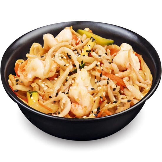 Удон с овощами и морепродуктами