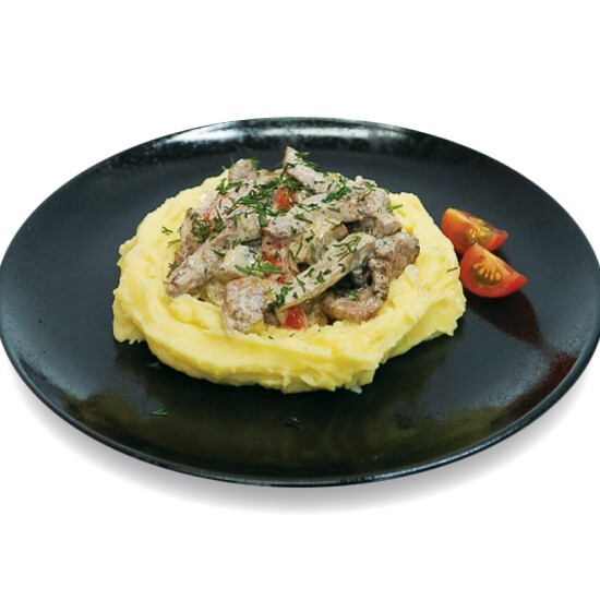 Свинина с овощами на картофельной подушке