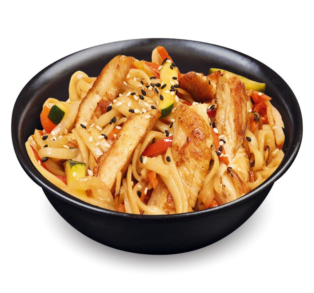 Удон с овощами и курицей