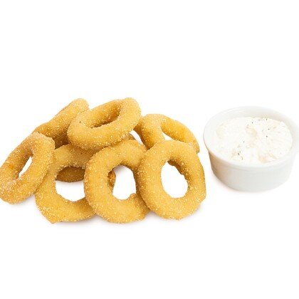 Луковые кольца с белым соусом