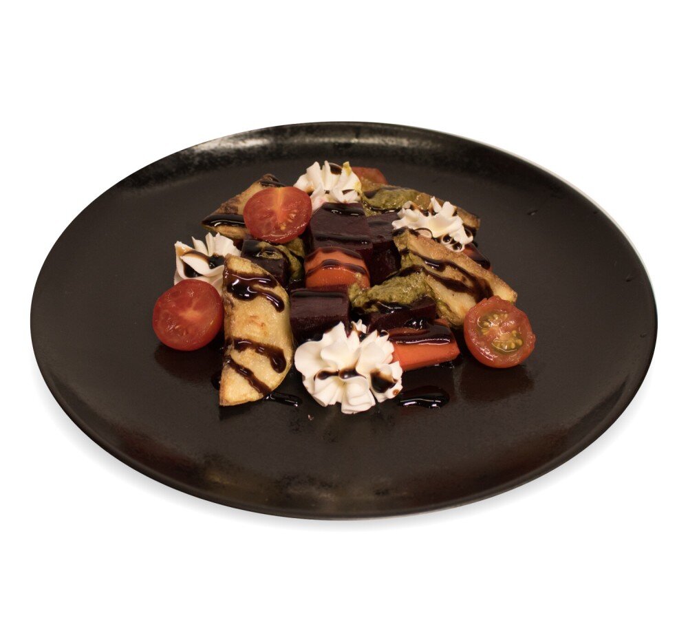 Салат из свеклы с овощами и сливочным сыром