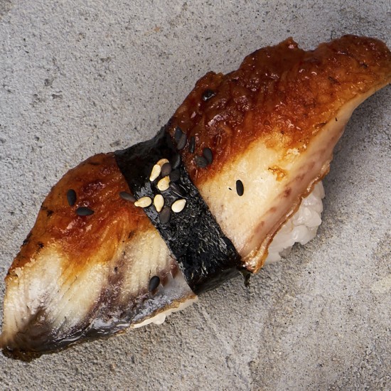 Суши с угрем