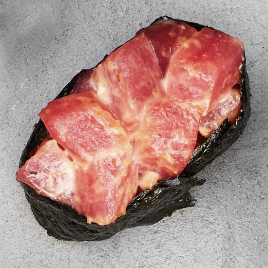 Гункан тунец спайси