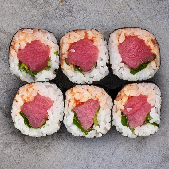 Ролл с тунцом кимчи