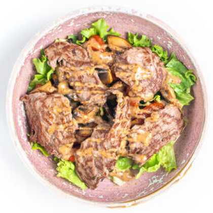 Теплый салат из говяжьей вырезки