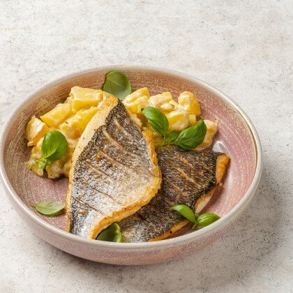 Дорадо на гриле со сливочным соусом