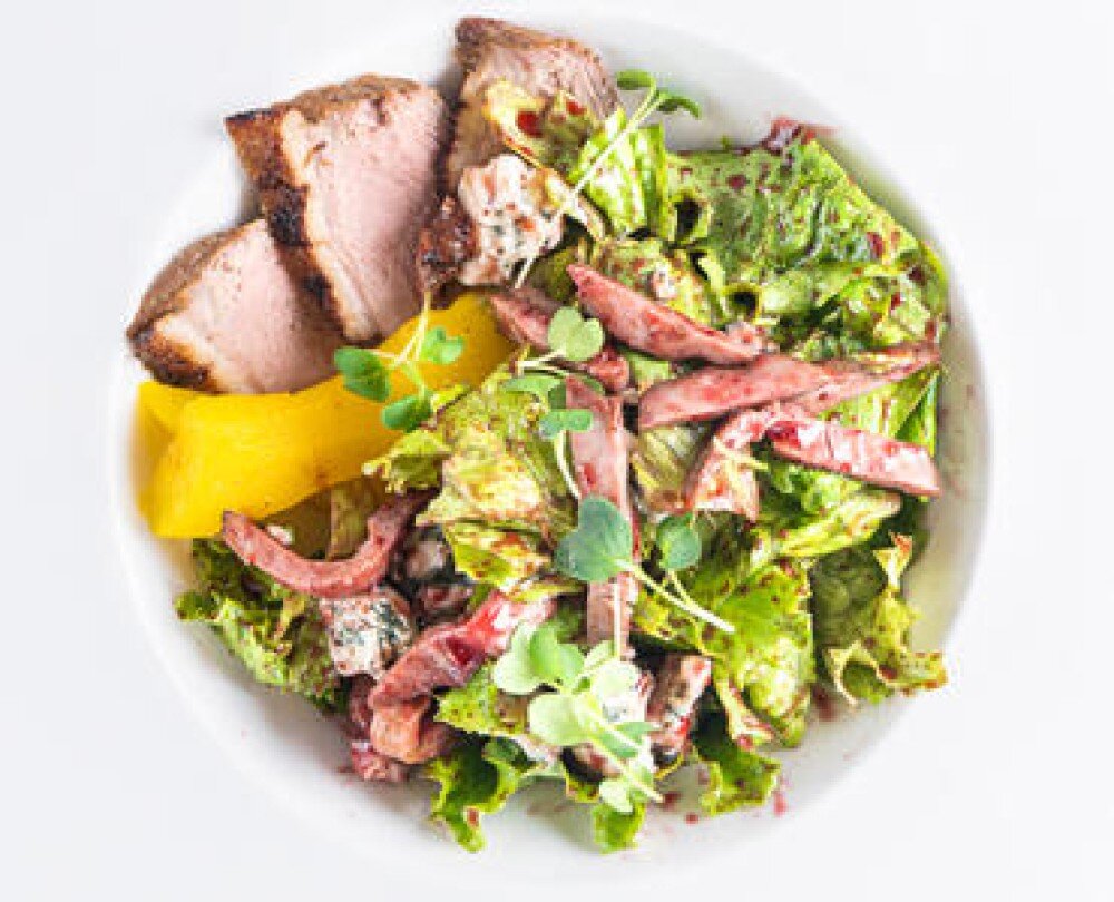 Салат с телятиной и грушей