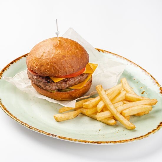 Гамбургер с говяжьей котлетой