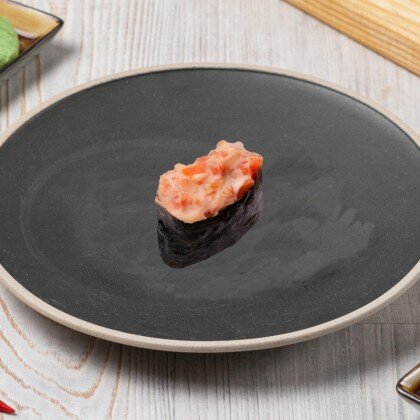 Спайси суши со снежным крабом