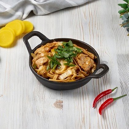 Удон с курицей и соусом кимчи