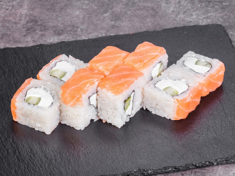 Ролл Филадельфия с огурцом