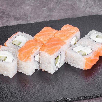 Ролл Филадельфия с огурцом