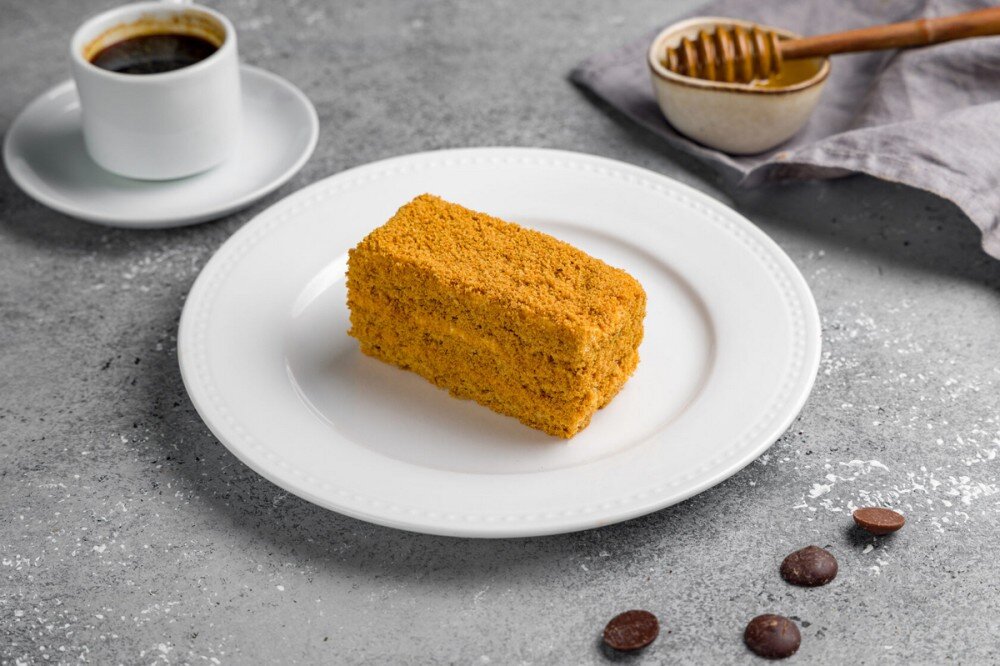 Пирожное Медовик