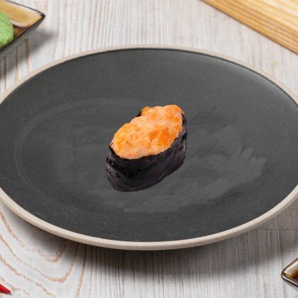 Запеченные суши с лососем