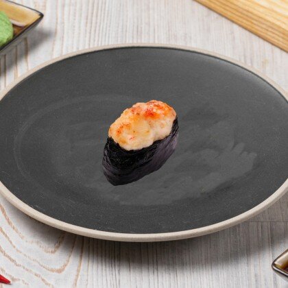 Запеченные суши со снежным крабом