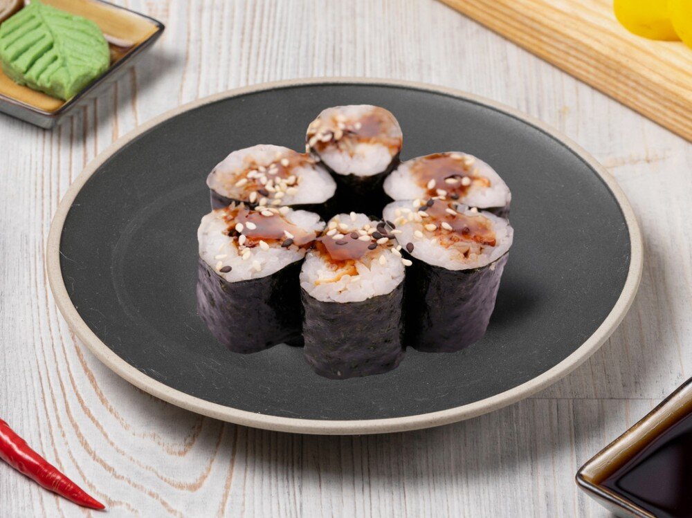 Маки с угрем